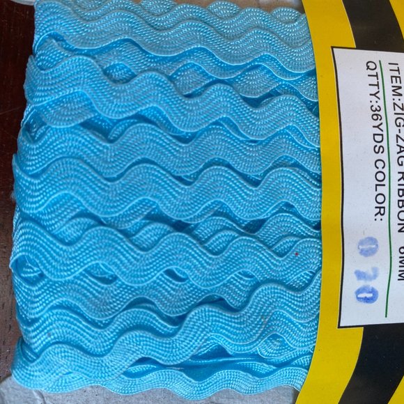 Baby Blue 6mm Ric Rac Trim - Picture 2 of 2